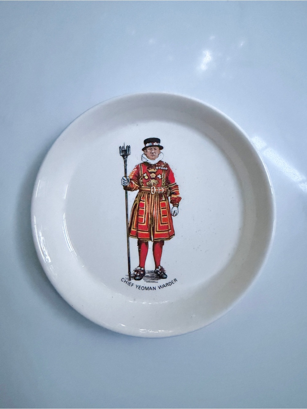 Goodliffe Neale Tower of London Chief Yeoman Warder plate with illustration of a